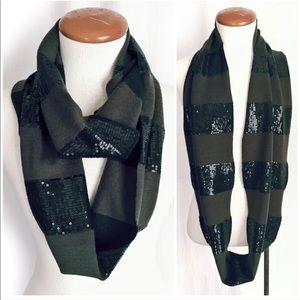 NEW W/TAGS Alice + Olivia Green/Black Sequin Scarf